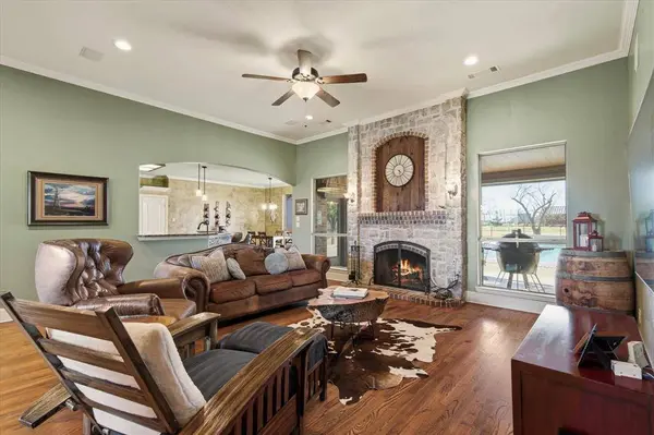 7710 Fall Creek Road, Terrell, TX 75160