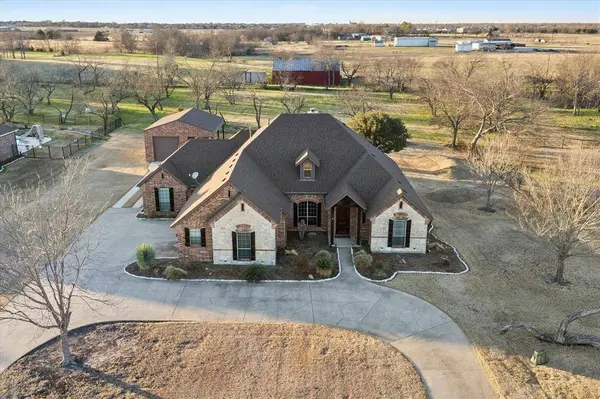 7710 Fall Creek Road, Terrell, TX 75160