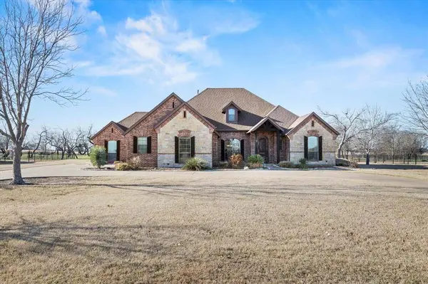 7710 Fall Creek Road, Terrell, TX 75160