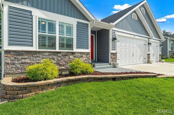 218 W Pine Creek CT, Wentzville, MO 63385