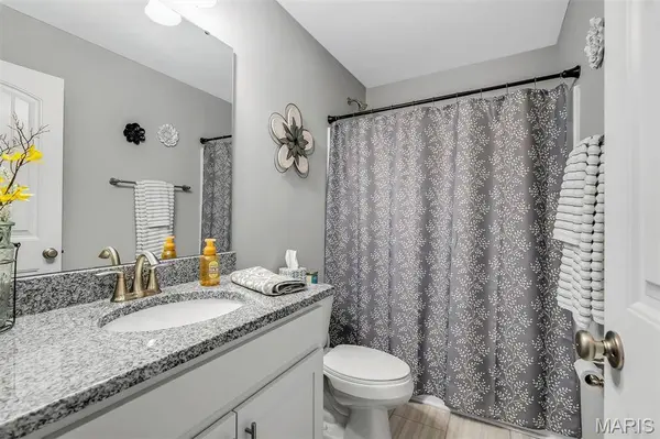 218 W Pine Creek CT, Wentzville, MO 63385