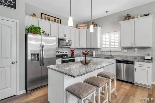 218 W Pine Creek CT, Wentzville, MO 63385