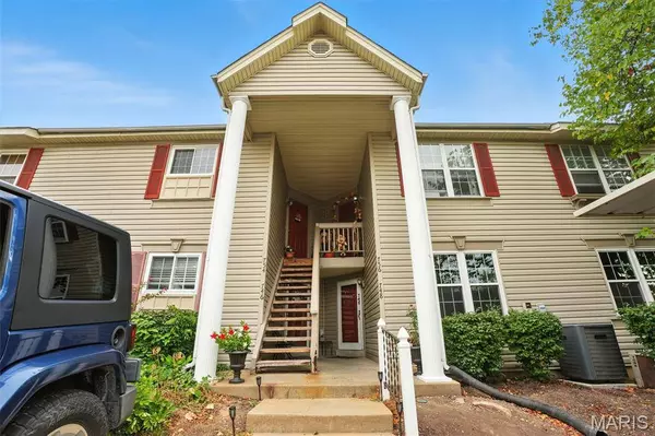 748 Sugar Glen DR #2, St Peters, MO 63376