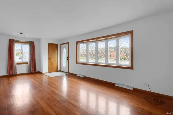 807 E Hively Avenue, Elkhart, IN 46517