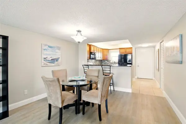 7625 SUN ISLAND DR S #304, South Pasadena, FL 33707