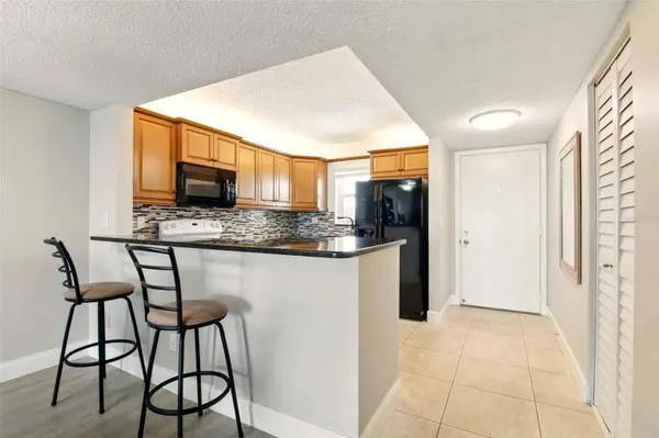 7625 SUN ISLAND DR S #304, South Pasadena, FL 33707