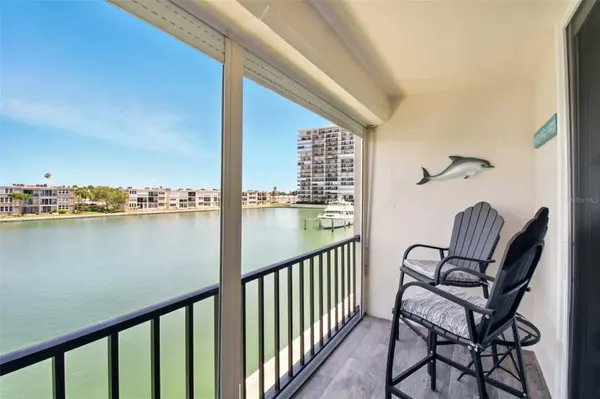 7625 SUN ISLAND DR S #304, South Pasadena, FL 33707