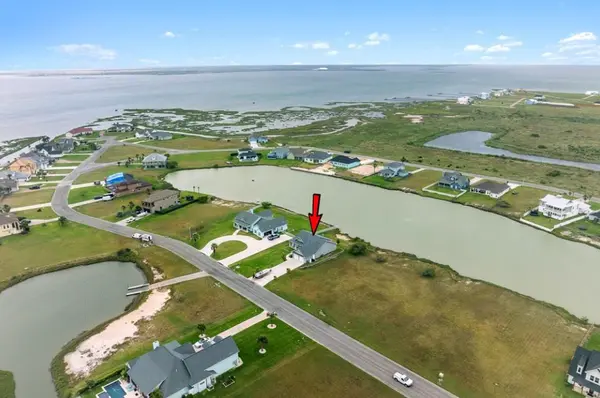 13 Southpointe Cir, Rockport, TX 78382-7066