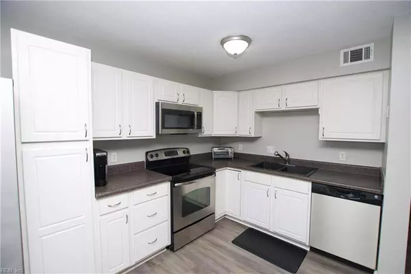 1146 Indian RD, Virginia Beach, VA 23451