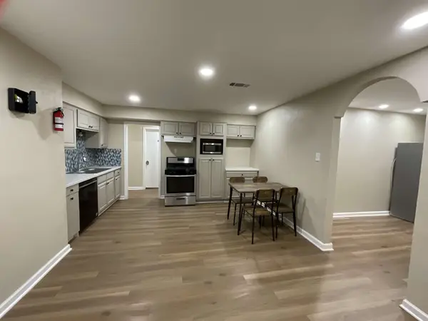 927 Roper St, Houston, TX 77034-1234