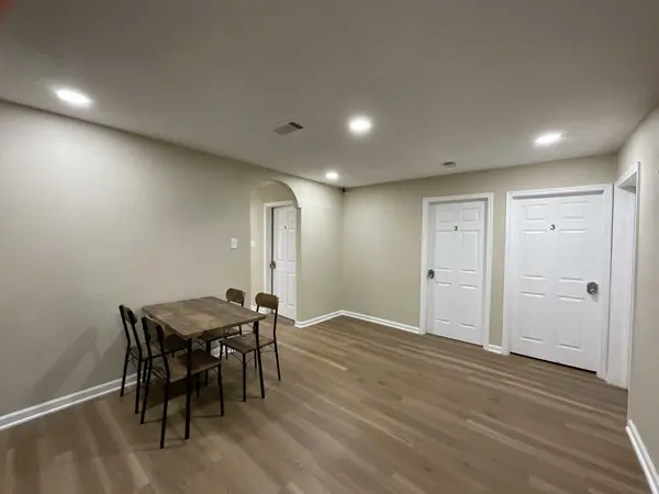 927 Roper St, Houston, TX 77034-1234