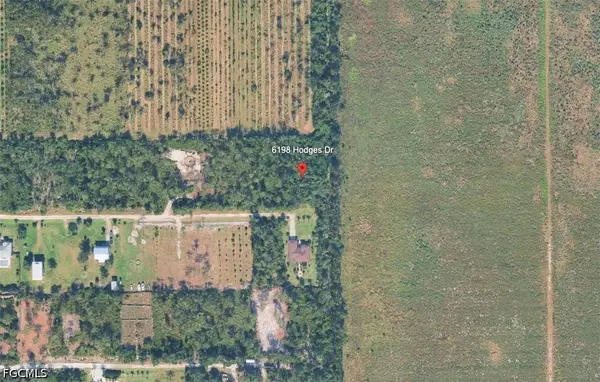 6198 Hodges DR, Bokeelia, FL 33922