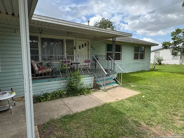 257 Glenoak, San Antonio, TX 78220