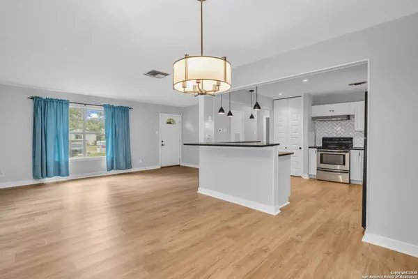 8211 Berrycreek, San Antonio, TX 78218