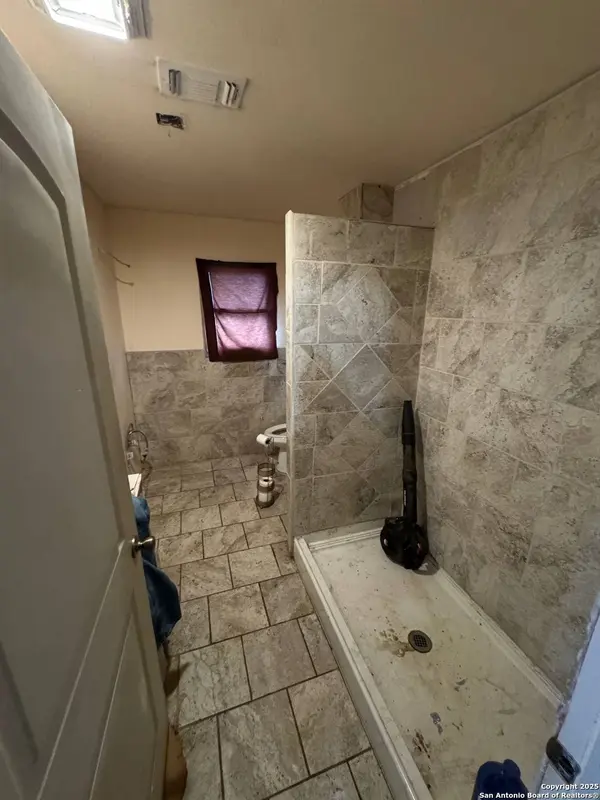257 Glenoak, San Antonio, TX 78220