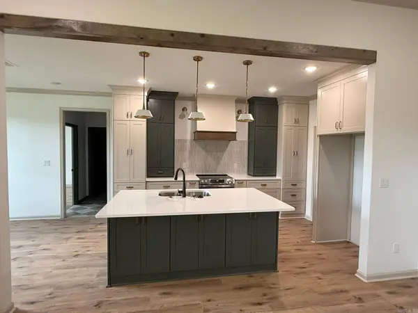 5167 Dale Rd, Benton, AR 72015