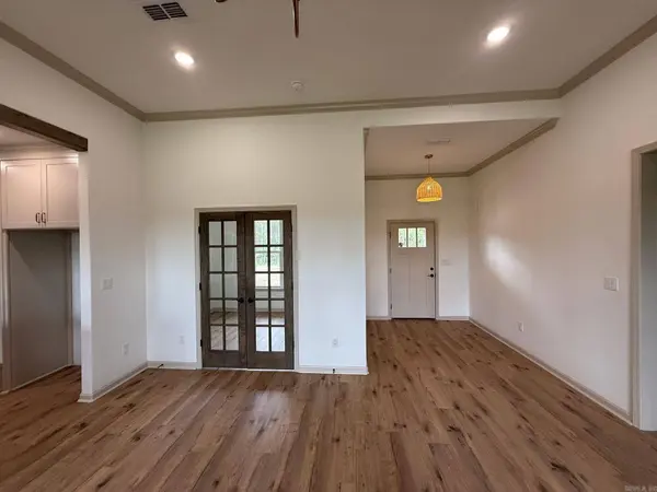 5167 Dale Rd, Benton, AR 72015