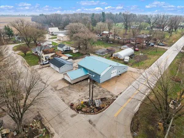 162 Exchange St, Colona, IL 61241-8801