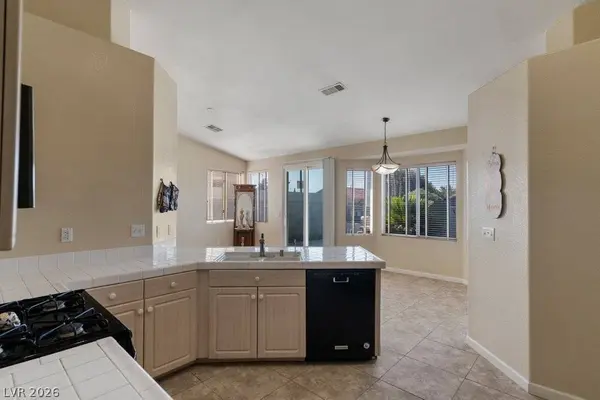 1076 Coral Desert DR, Las Vegas, NV 89123