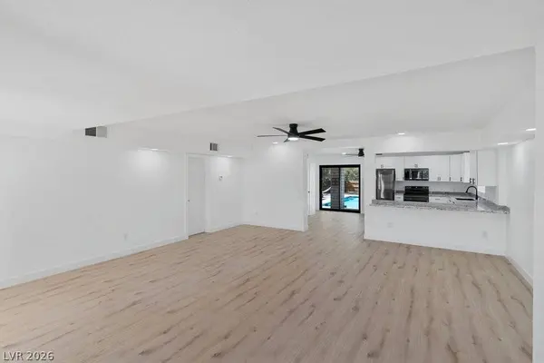 1494 E Camero AVE, Las Vegas, NV 89123