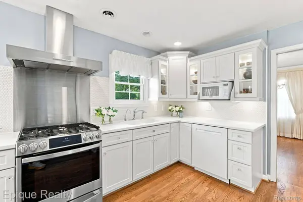 2774 Brady DR, Bloomfield Hills, MI 48304