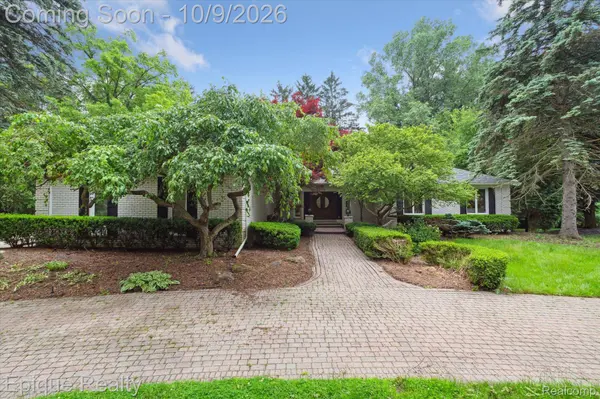 2844 Severn LN, Bloomfield Hills, MI 48304