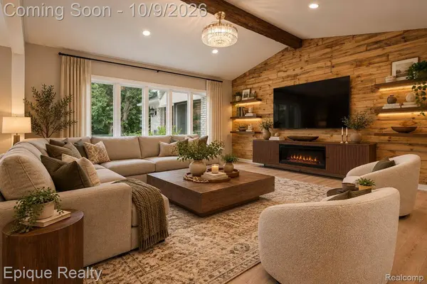 2844 Severn LN, Bloomfield Hills, MI 48304
