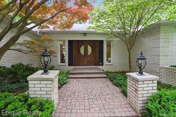 2844 Severn LN, Bloomfield Hills, MI 48304