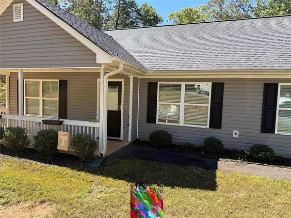 60 Dogwood LN, Dahlonega, GA 30533