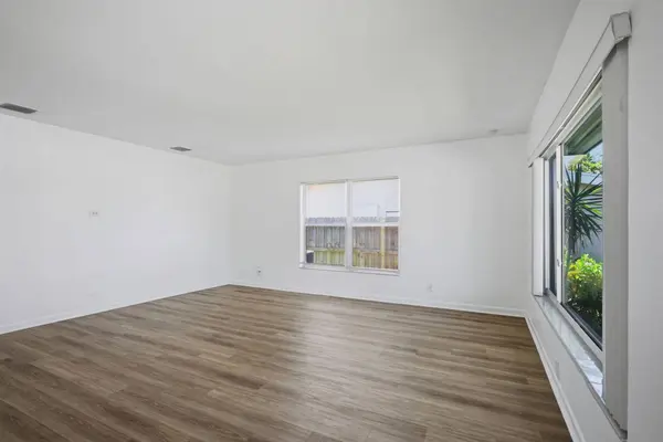 4630 NE 3rd TER, Oakland Park, FL 33334