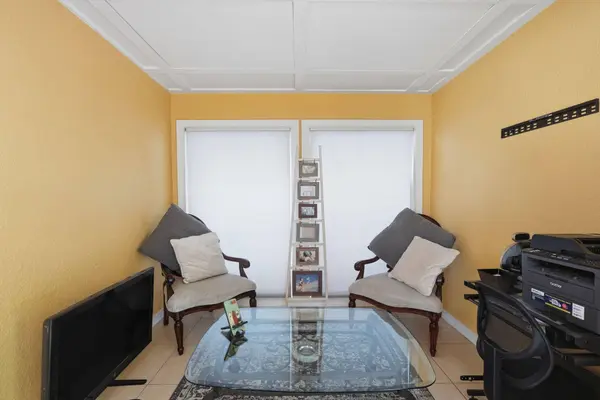1402 NE 32nd ST #A-b, Oakland Park, FL 33334