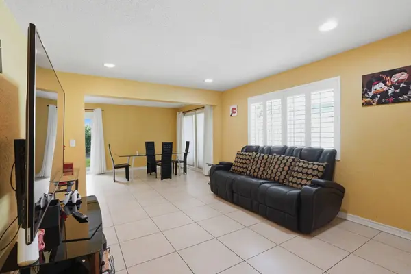 1402 NE 32nd ST #A-b, Oakland Park, FL 33334