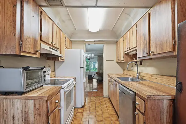 3000 NW 48th TER #130, Lauderdale Lakes, FL 33313