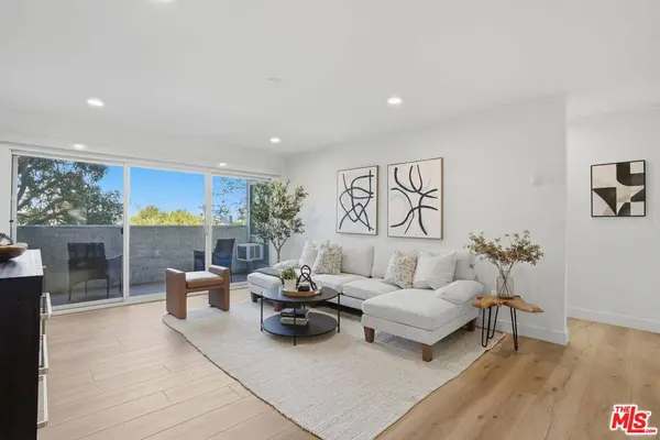 8400 De Longpre Ave #209, West Hollywood, CA 90069
