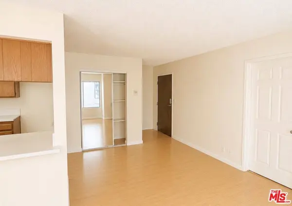 13406 Moorpark St #102, Los Angeles, CA 91423