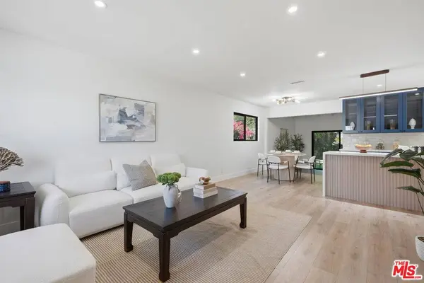 7801 Clearfield Ave, Los Angeles, CA 91402