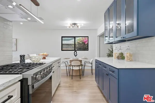 7801 Clearfield Ave, Los Angeles, CA 91402