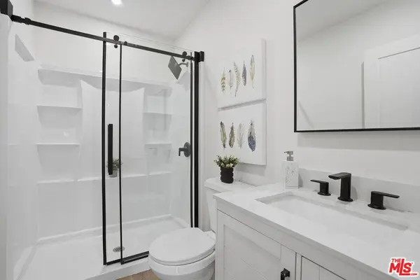 7532 Gaviota, Los Angeles, CA 91406