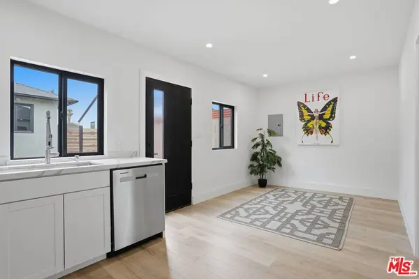 7532 Gaviota, Los Angeles, CA 91406