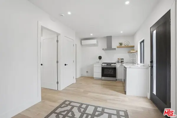 7532 Gaviota, Los Angeles, CA 91406