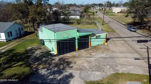 2041 Mill ST, Lake Charles, LA 70606