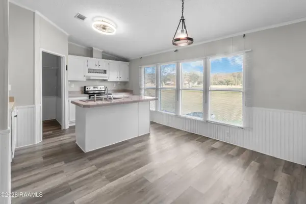 1002 Janine DR, Youngsville, LA 70592