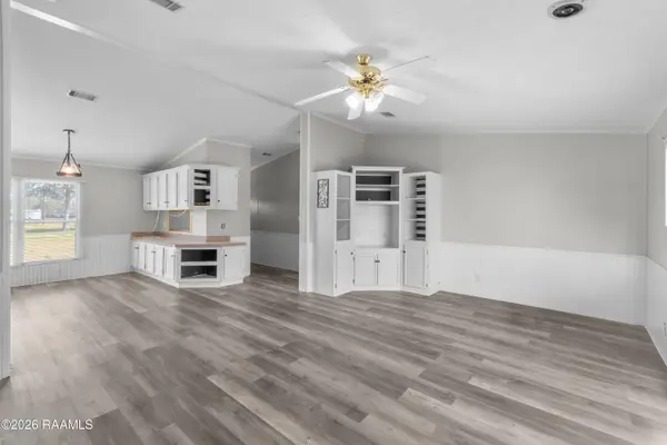 1002 Janine DR, Youngsville, LA 70592