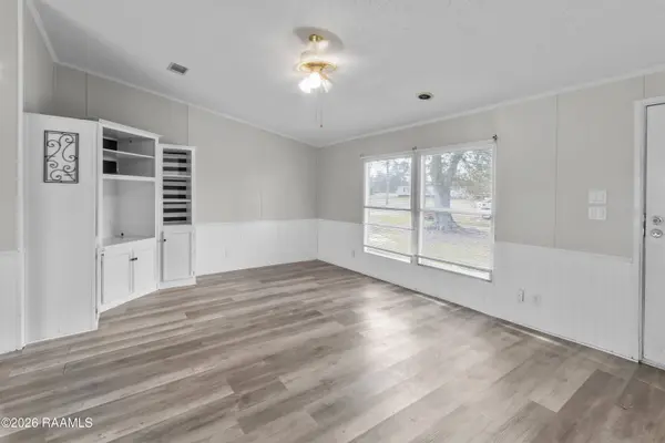 1002 Janine DR, Youngsville, LA 70592