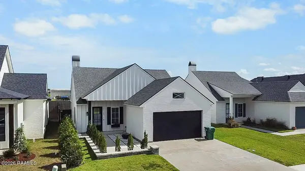207 Queenstown AVE, Youngsville, LA 70592