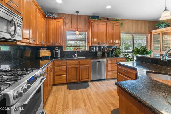 23396 Chene Blanc LN, Maurepas, LA 70449
