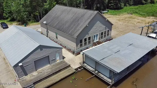 23396 Chene Blanc LN, Maurepas, LA 70449