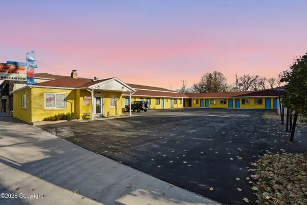 214 E Cleveland St, Sundance, WY 82729