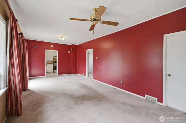 25729 Lawson ST, Black Diamond, WA 98010