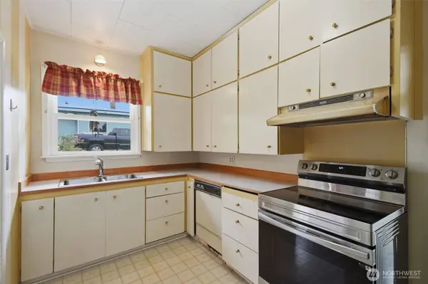 25729 Lawson ST, Black Diamond, WA 98010